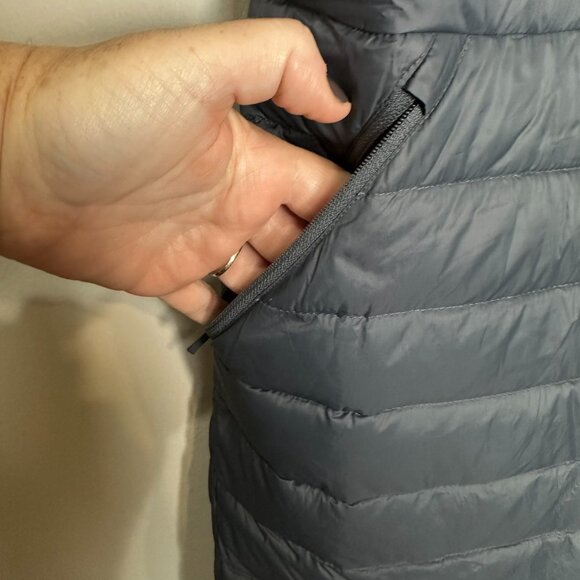 Lands’ End Ultralight Long Down Vest Women's Size Medium Petite Navy Blue - Picture 3 of 9